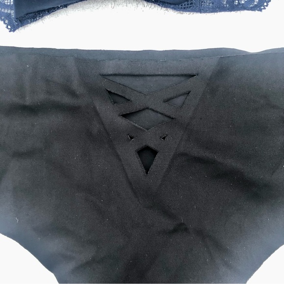 New Victoria’s Secret Thongs Panties size M Lace Three Pairs - Picture 3 of 7
